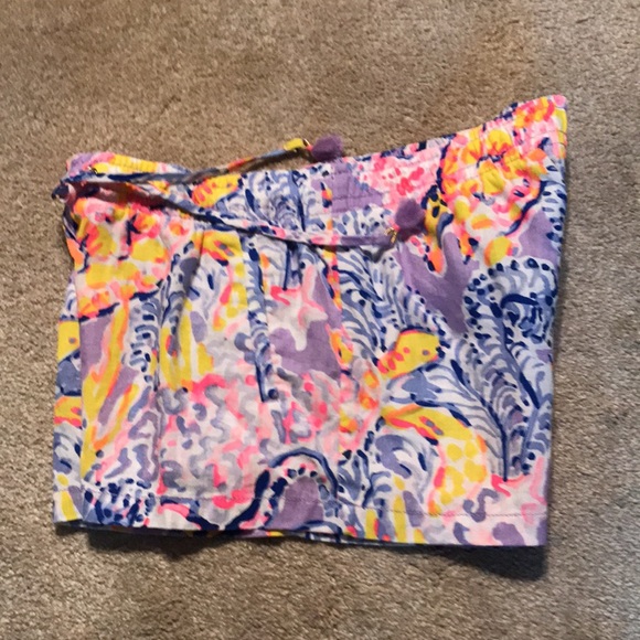 Lilly Pulitzer shorts. Small. - Picture 4 of 6